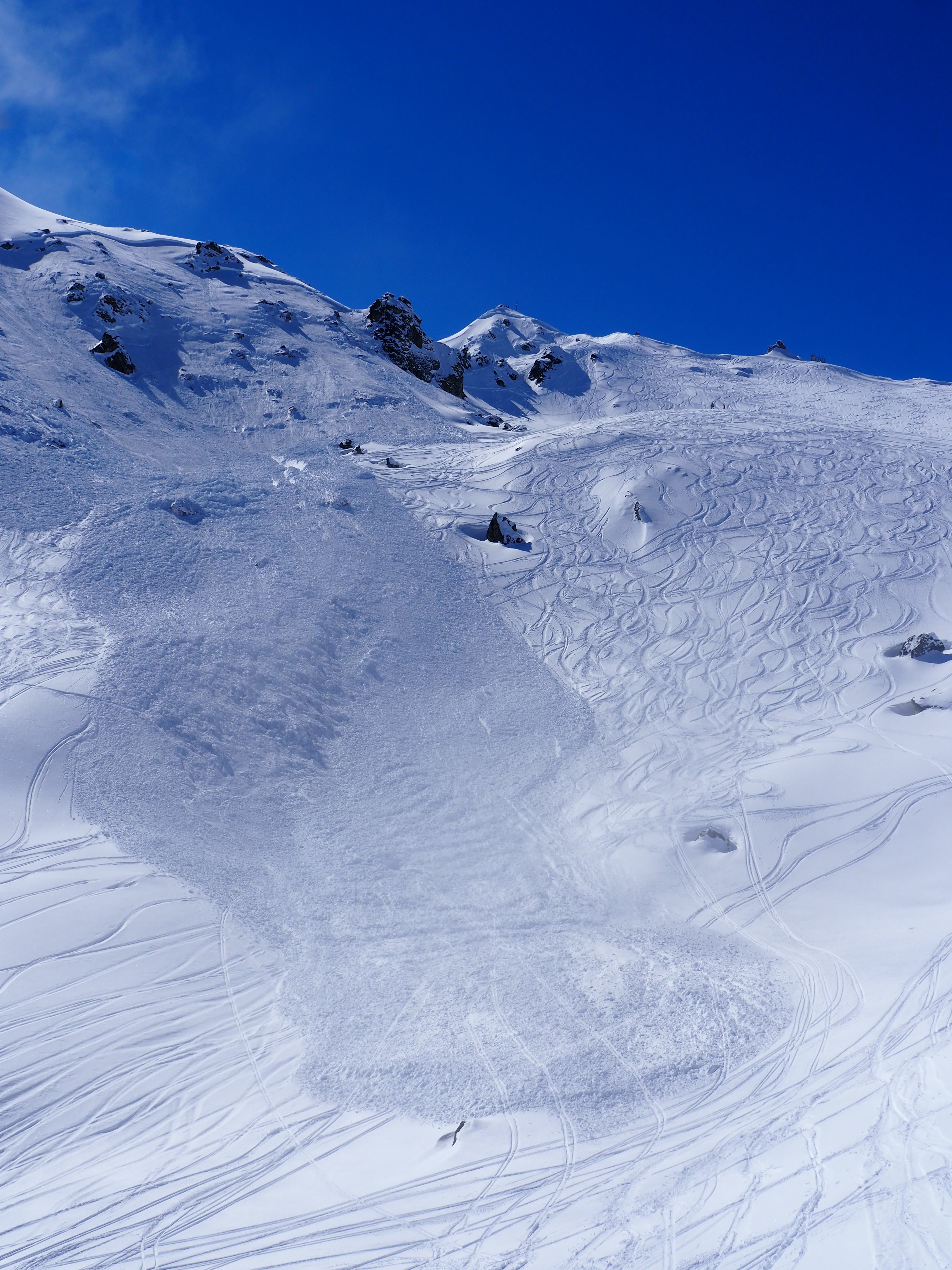 Un freerider de 17 ans a perdu la vie dans un avalanche en Valais